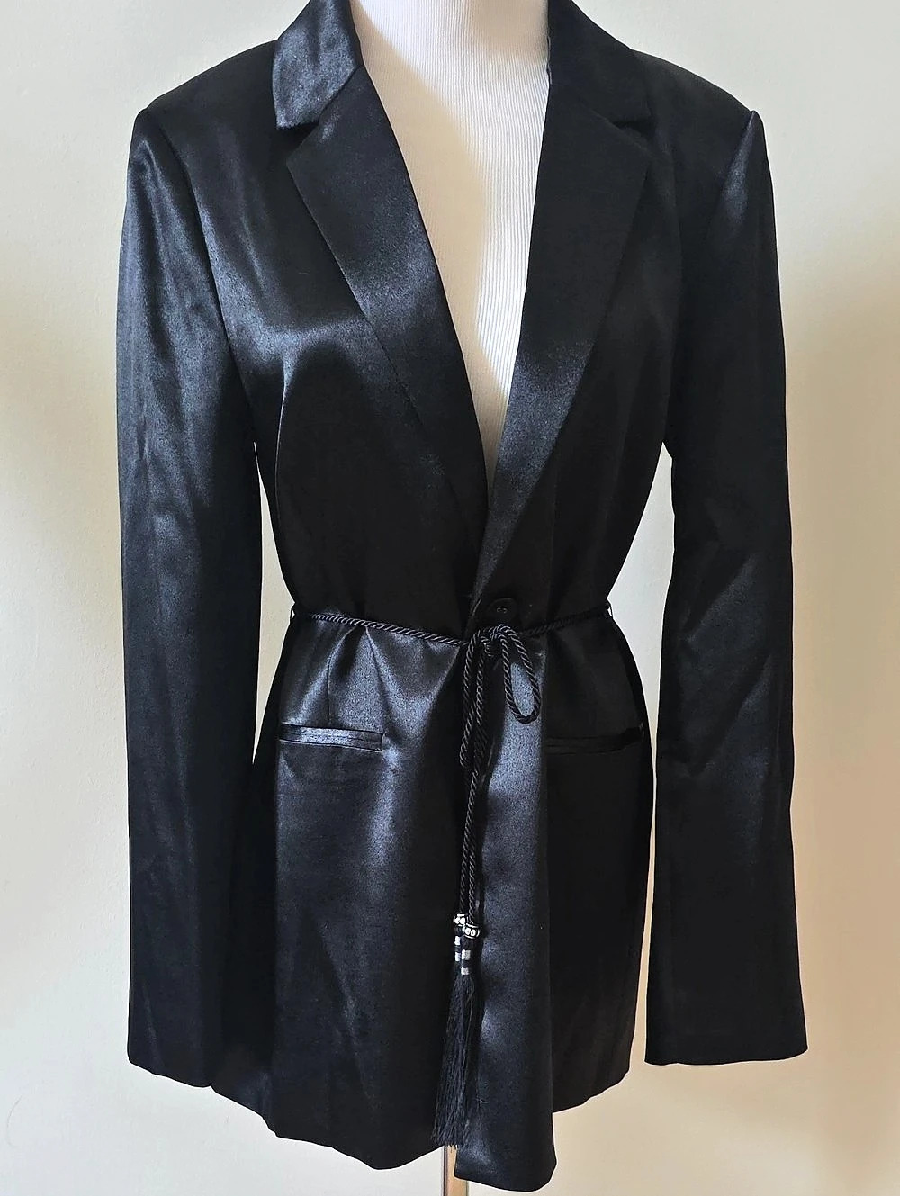 BCBGMAXAZRIA Black Belted Satin Blazer Like New
